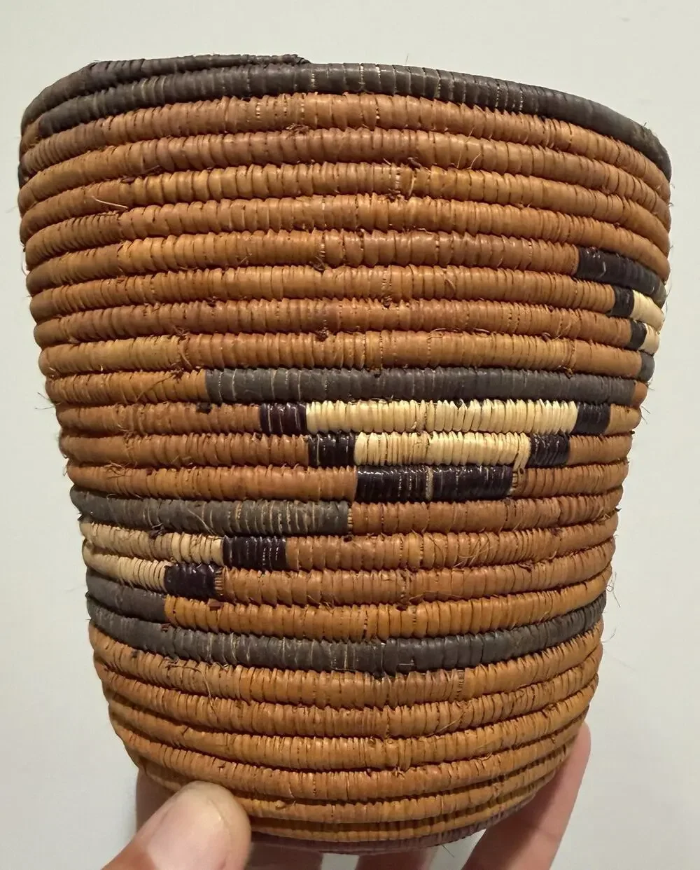 6” VINTAGE NATIVE AMERICAN HANDWOVEN BASKET